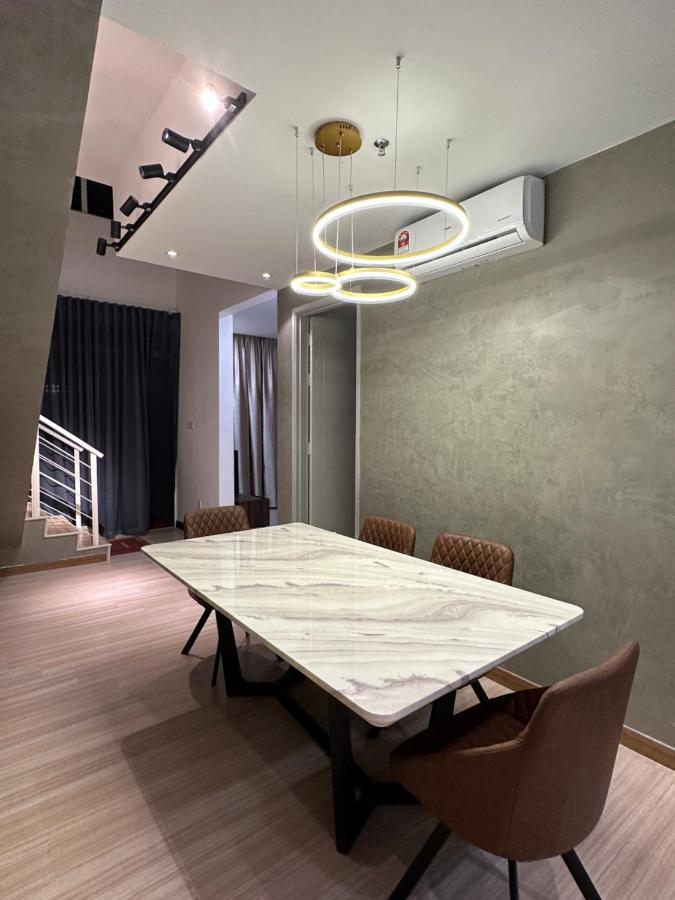 Duplex Penthouse 3 Bedroom The Wave 9pax * Malacca